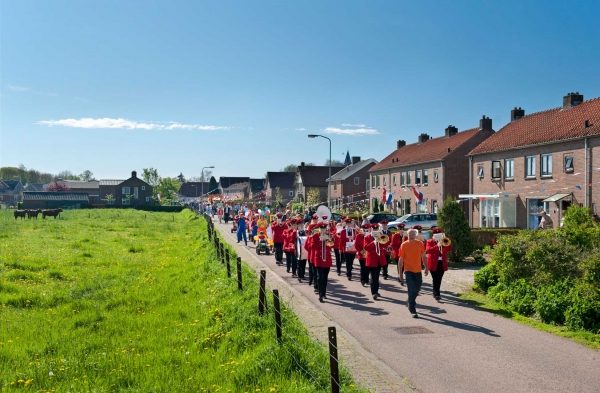CHARLOTTE BOGAERT | Koninklijke Wegen |  Buurmalsen, Prins Willem-Alexanderstraat, 30 april 2012, 10:38-10:40 uur