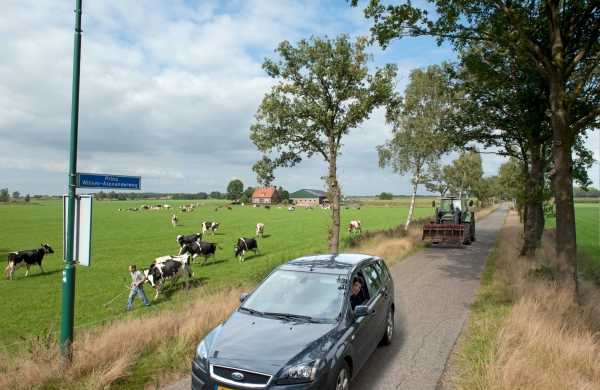 CHARLOTTE BOGAERT | Koninklijke Wegen |  Haghorst, Prins Willem-Alexanderweg, 15 september 2012, 13:24-13:56 uur